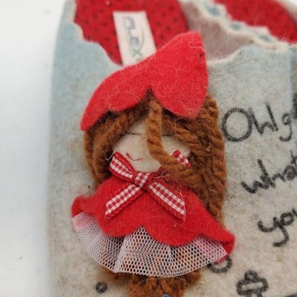 Spring Step Women’s Wool Little Red Riding Hood Fairy Tale Slippers Size 9 - Picture 3 of 9